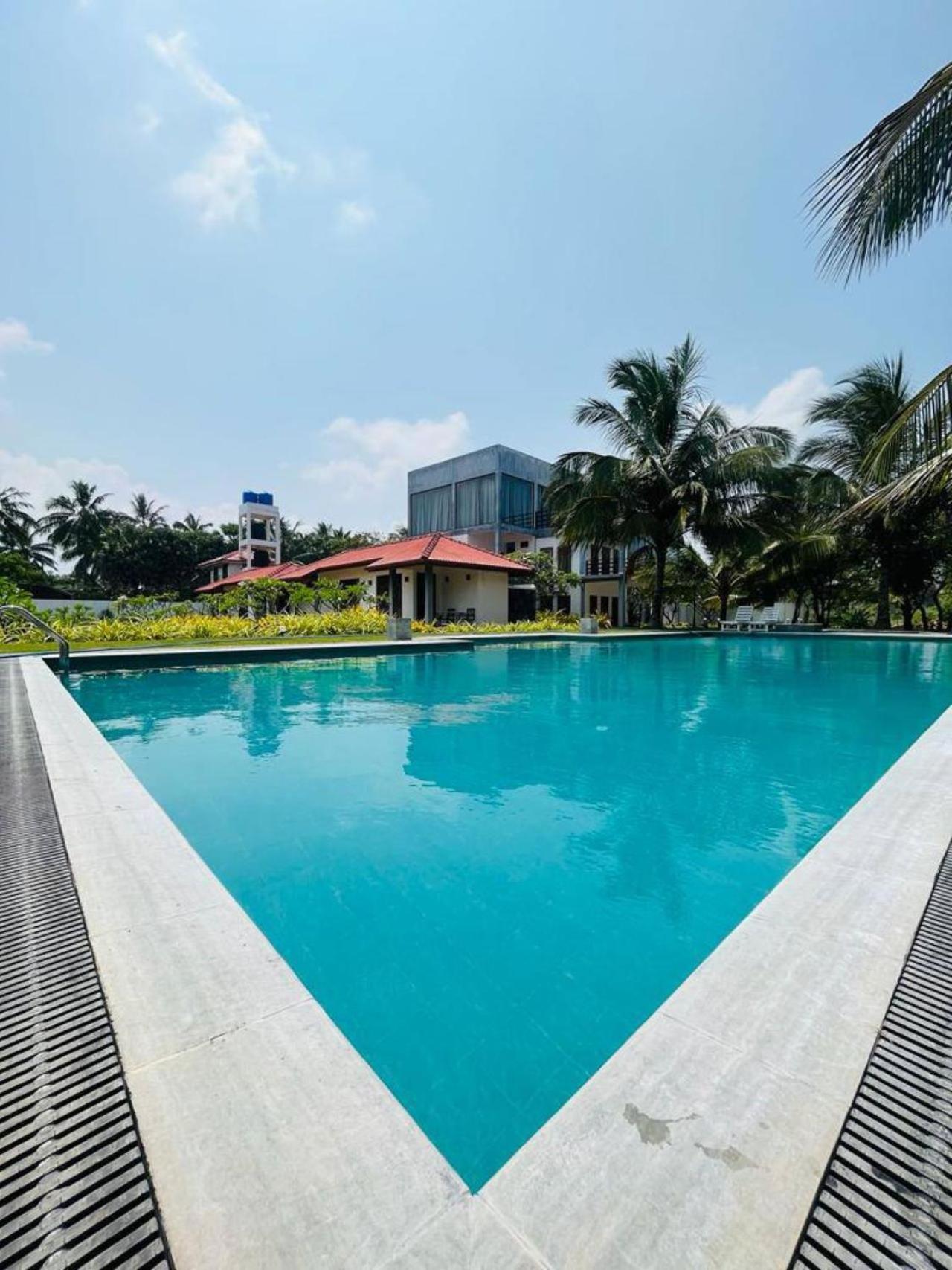 Nn Beach Resort & Spa Nilaveli Buitenkant foto