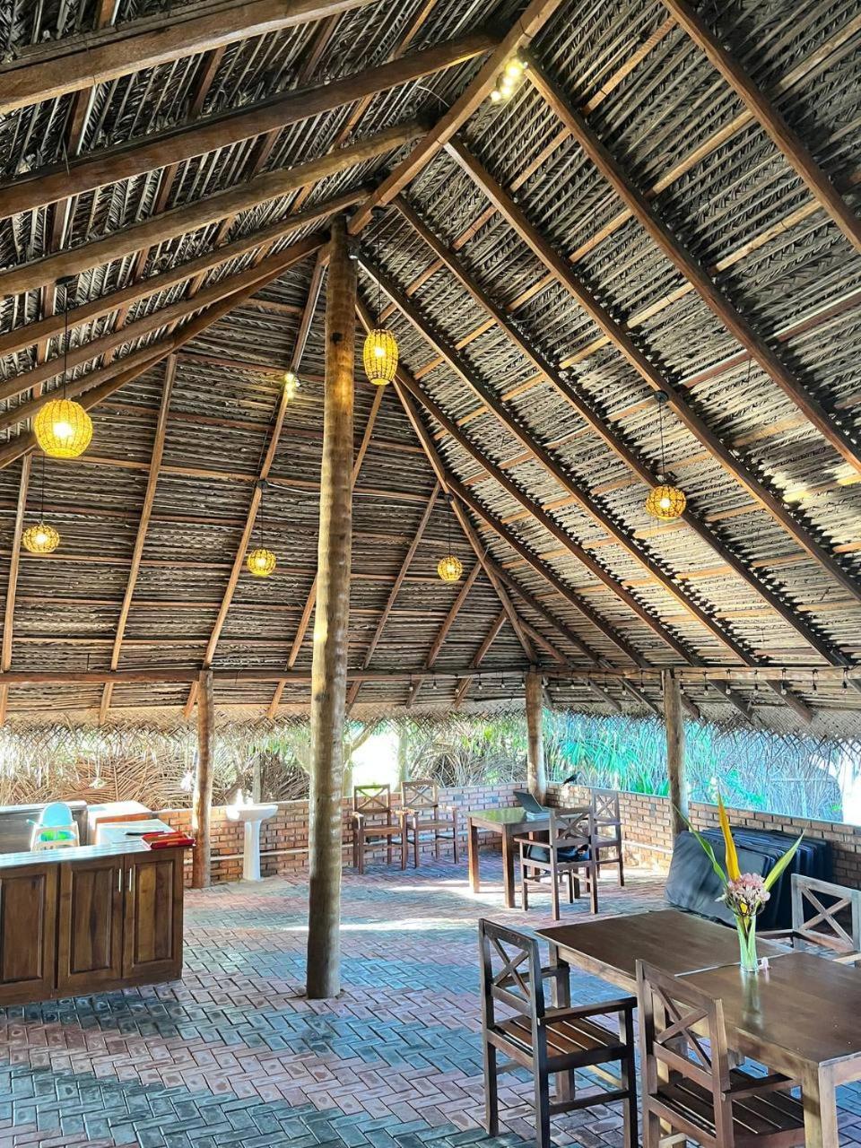 Nn Beach Resort & Spa Nilaveli Buitenkant foto
