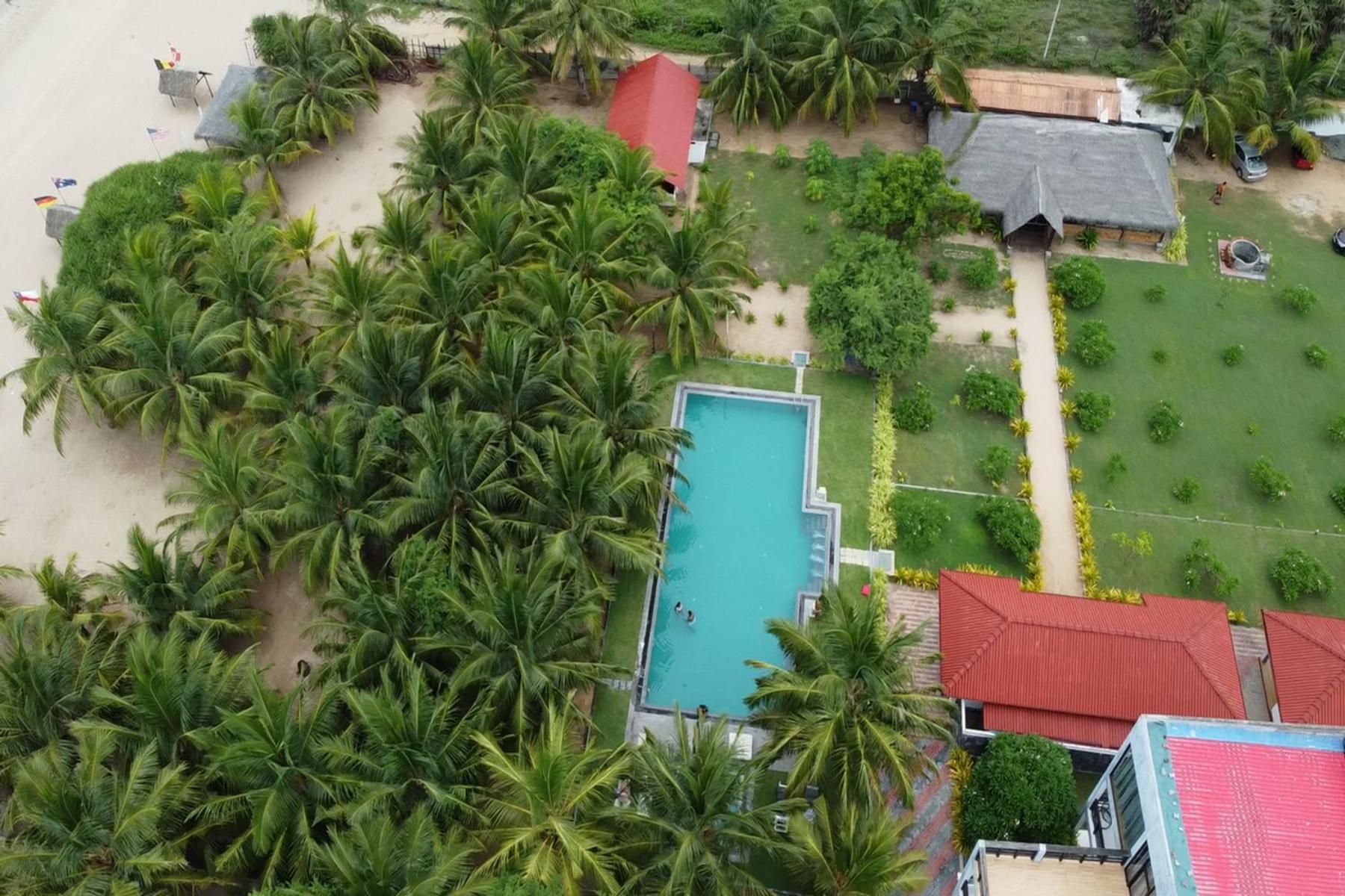 Nn Beach Resort & Spa Nilaveli Buitenkant foto