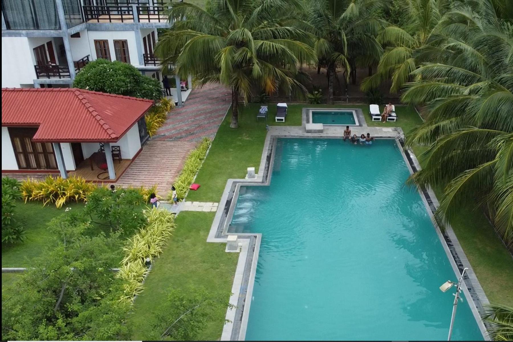 Nn Beach Resort & Spa Nilaveli Buitenkant foto