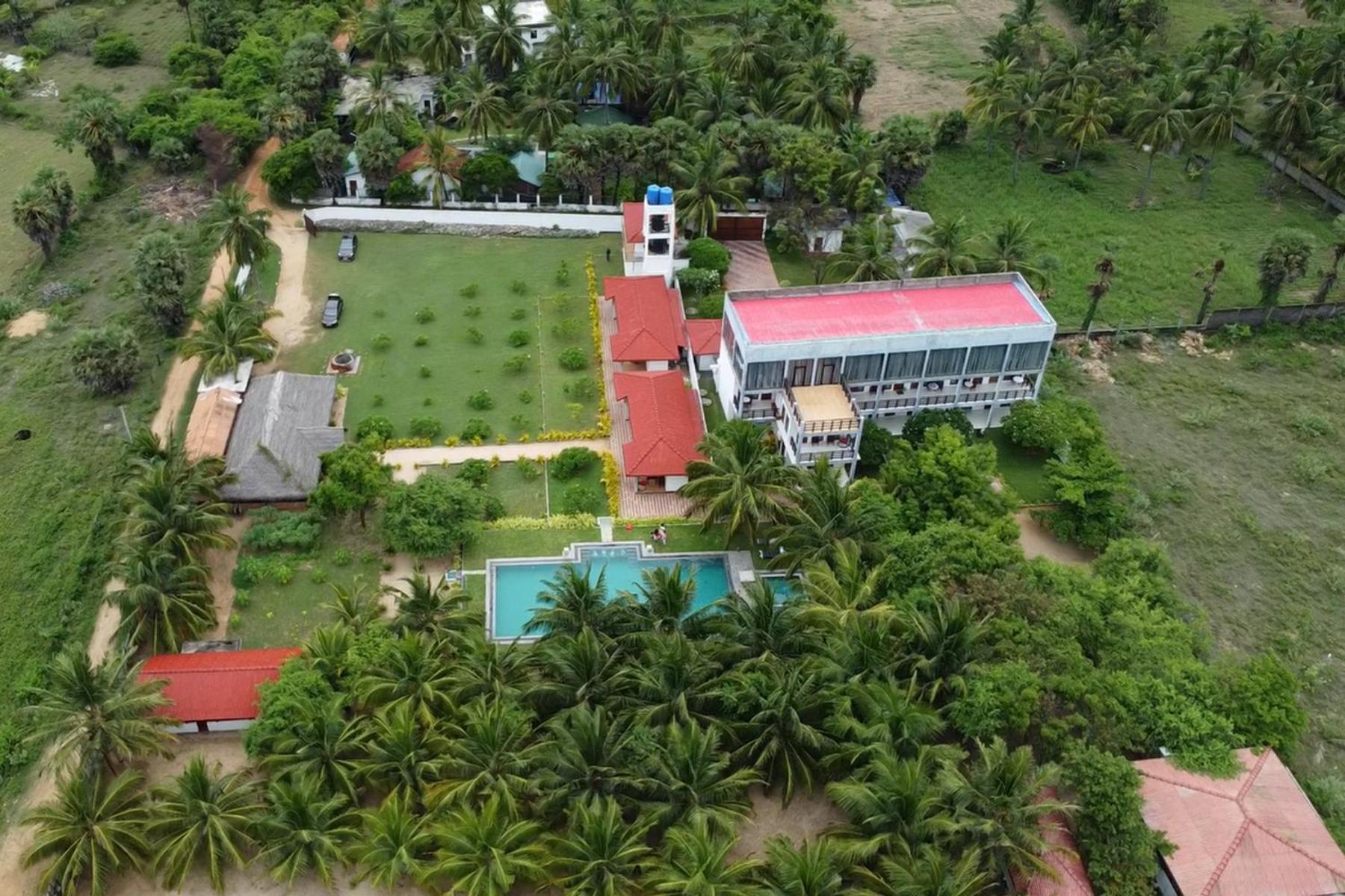 Nn Beach Resort & Spa Nilaveli Buitenkant foto