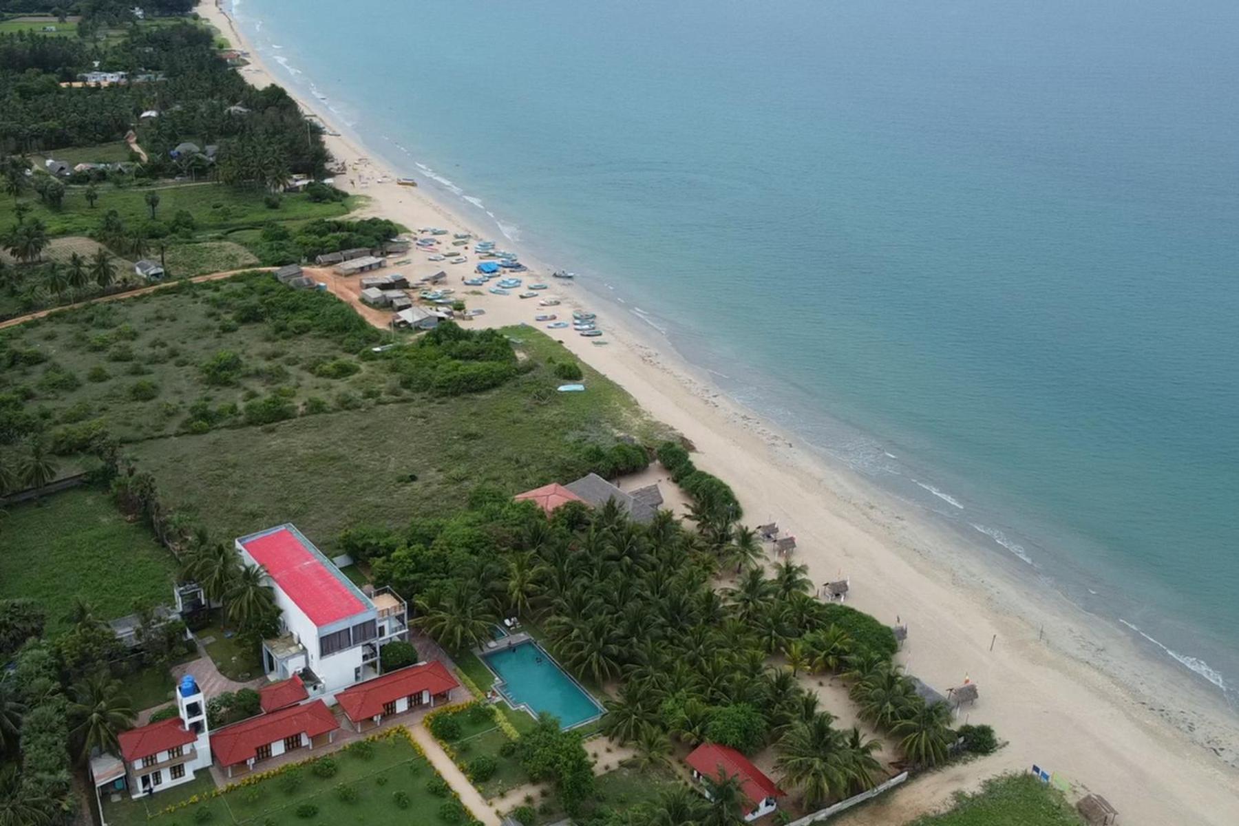Nn Beach Resort & Spa Nilaveli Buitenkant foto